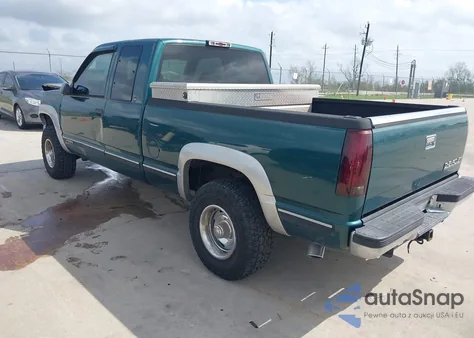 1998 Chevrolet C1500 Fleetside z USA, uszkodzony, nr VIN 2GCEC19R3W1169723